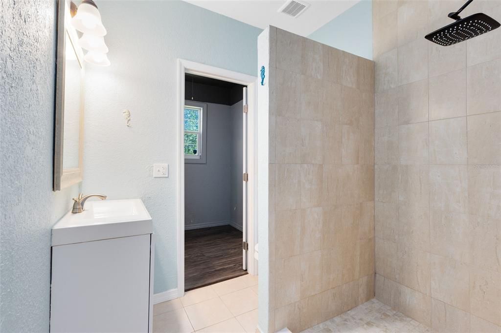 For Sale: $330,000 (3 beds, 2 baths, 1712 Square Feet)