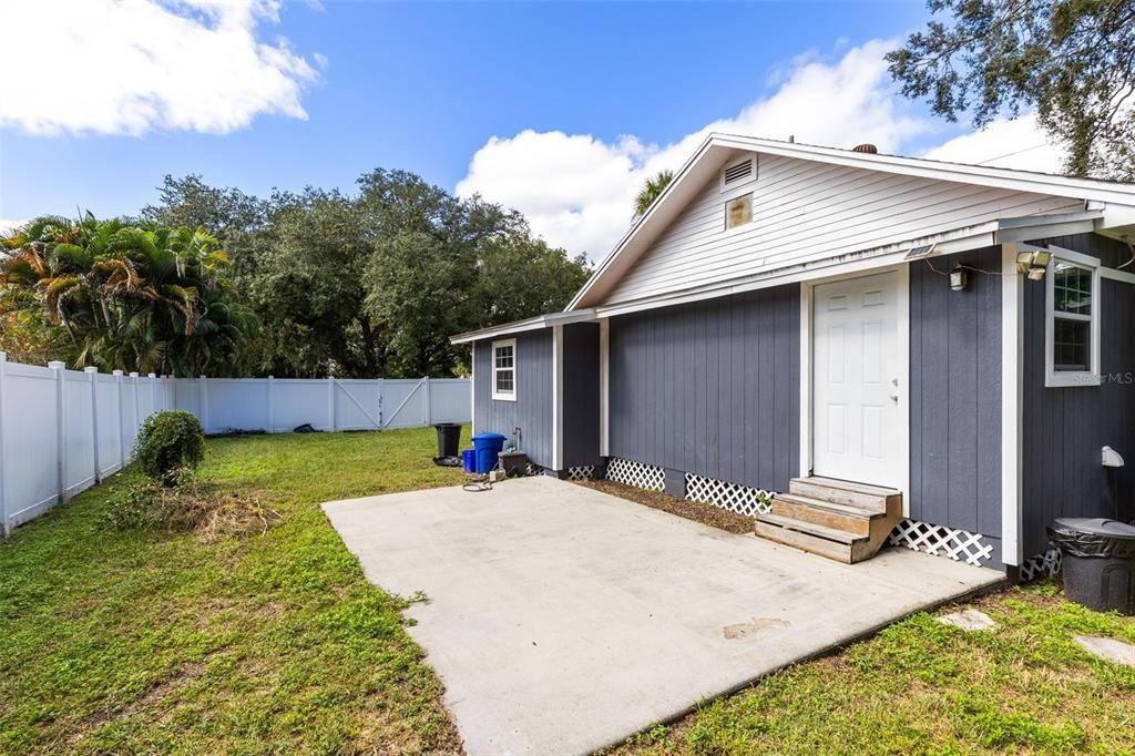 For Sale: $330,000 (3 beds, 2 baths, 1712 Square Feet)