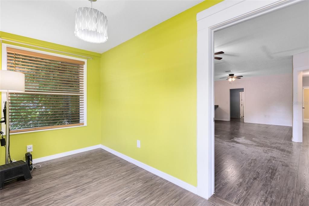 For Sale: $330,000 (3 beds, 2 baths, 1712 Square Feet)