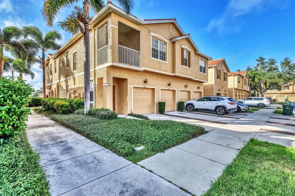 Active With Contract: $2,000 (3 beds, 2 baths, 1210 Square Feet)