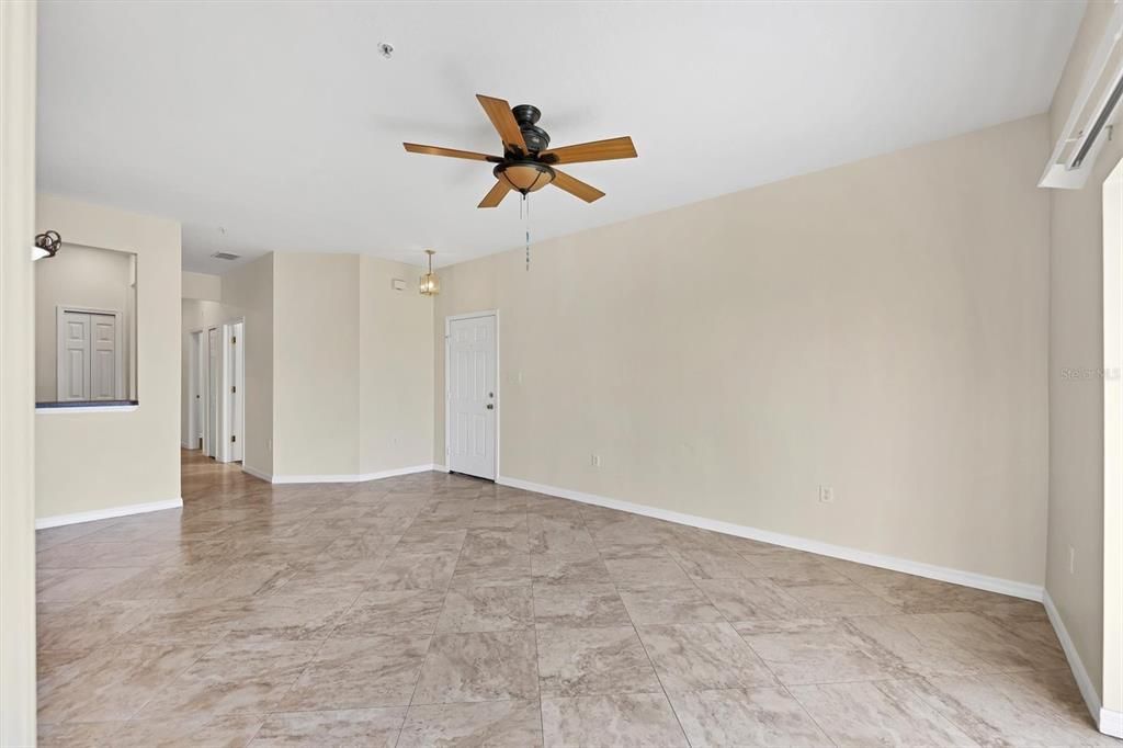 Active With Contract: $2,000 (3 beds, 2 baths, 1210 Square Feet)