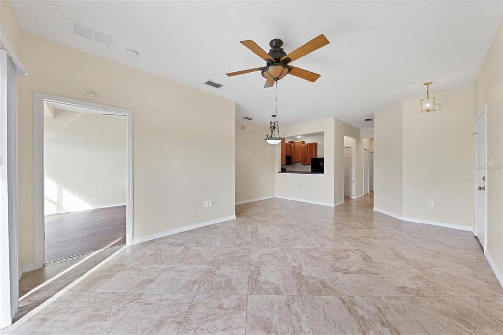 Active With Contract: $2,000 (3 beds, 2 baths, 1210 Square Feet)