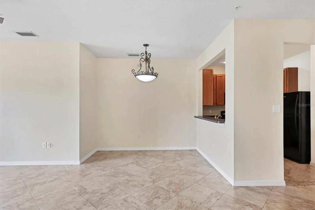 Active With Contract: $2,000 (3 beds, 2 baths, 1210 Square Feet)