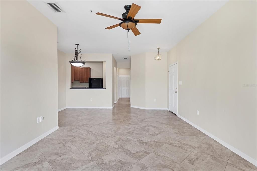 Active With Contract: $2,000 (3 beds, 2 baths, 1210 Square Feet)