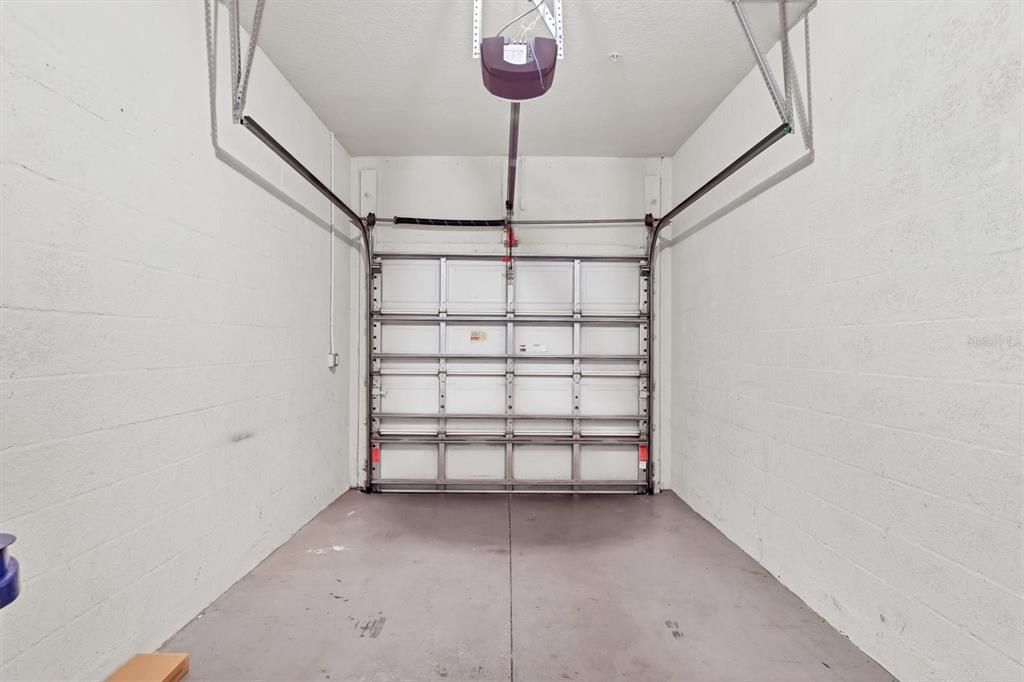 Active With Contract: $2,000 (3 beds, 2 baths, 1210 Square Feet)