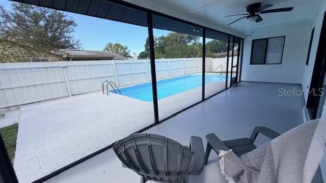 合同活跃: $399,900 (3 贝兹, 2 浴室, 1274 平方英尺)