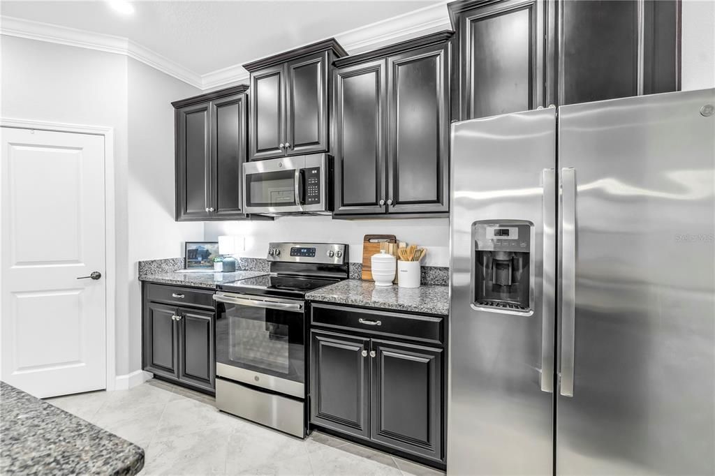 Active With Contract: $400,000 (4 beds, 3 baths, 2044 Square Feet)