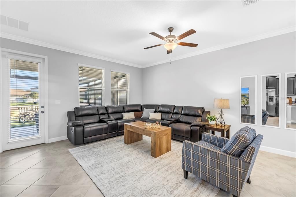 Active With Contract: $400,000 (4 beds, 3 baths, 2044 Square Feet)