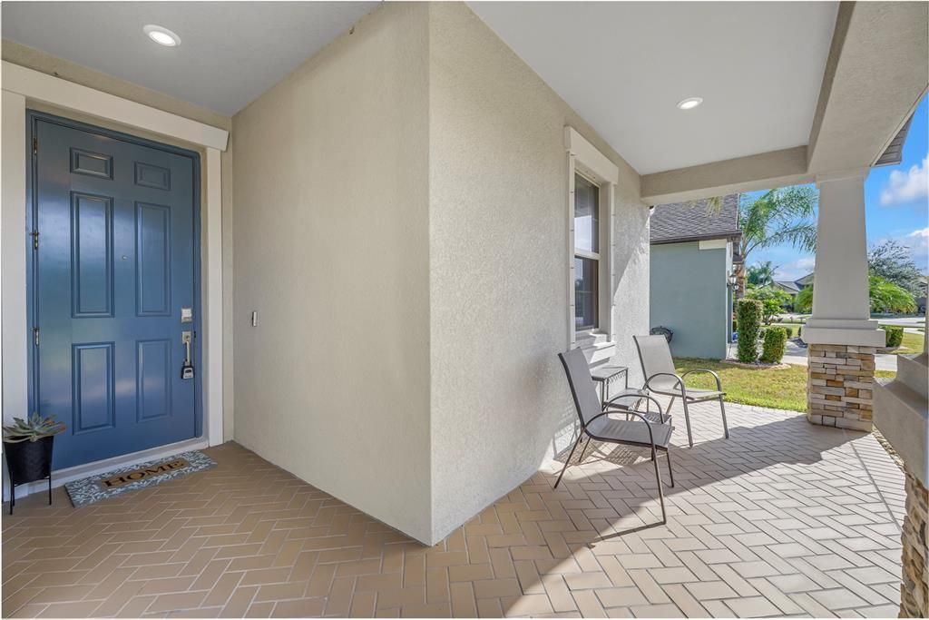 Active With Contract: $400,000 (4 beds, 3 baths, 2044 Square Feet)