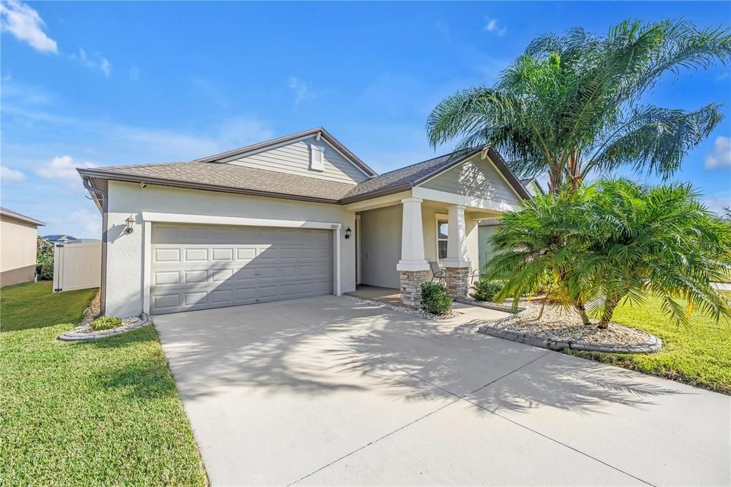 Active With Contract: $400,000 (4 beds, 3 baths, 2044 Square Feet)