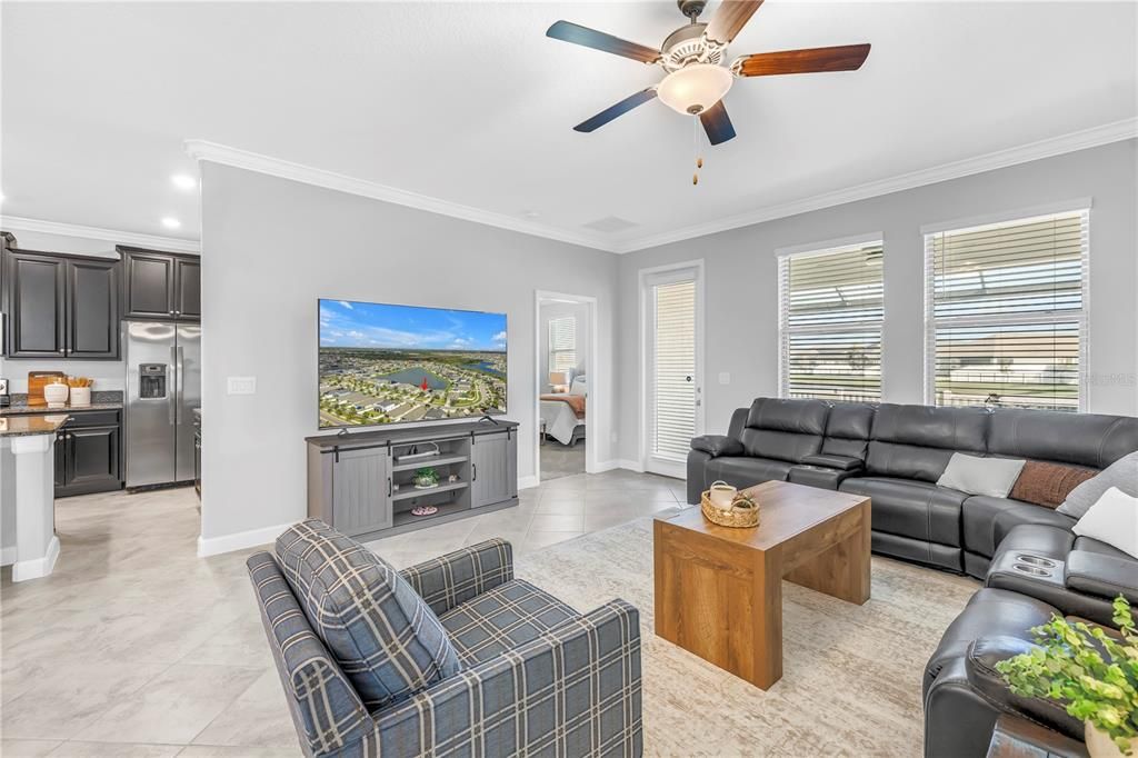 Active With Contract: $400,000 (4 beds, 3 baths, 2044 Square Feet)