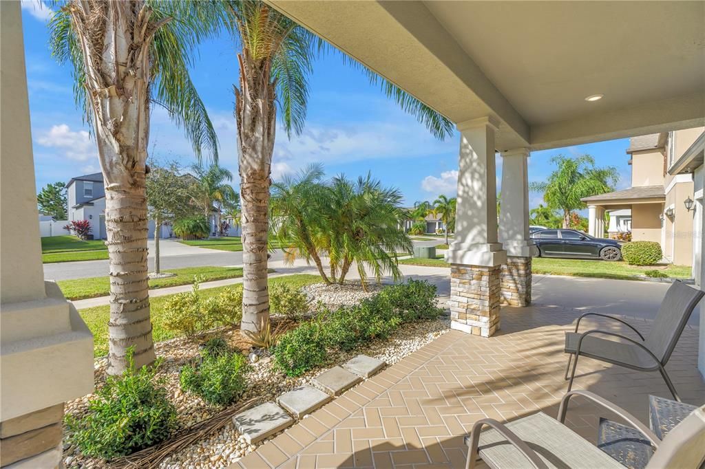 Active With Contract: $400,000 (4 beds, 3 baths, 2044 Square Feet)