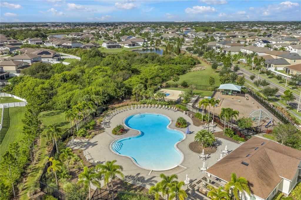 Active With Contract: $400,000 (4 beds, 3 baths, 2044 Square Feet)