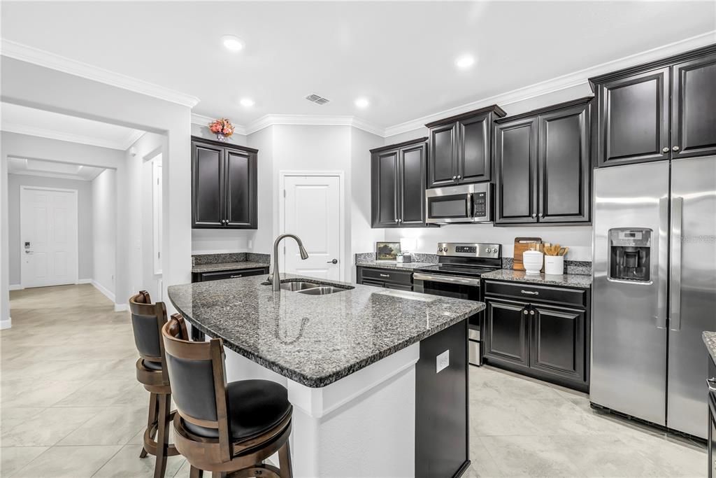 Active With Contract: $400,000 (4 beds, 3 baths, 2044 Square Feet)