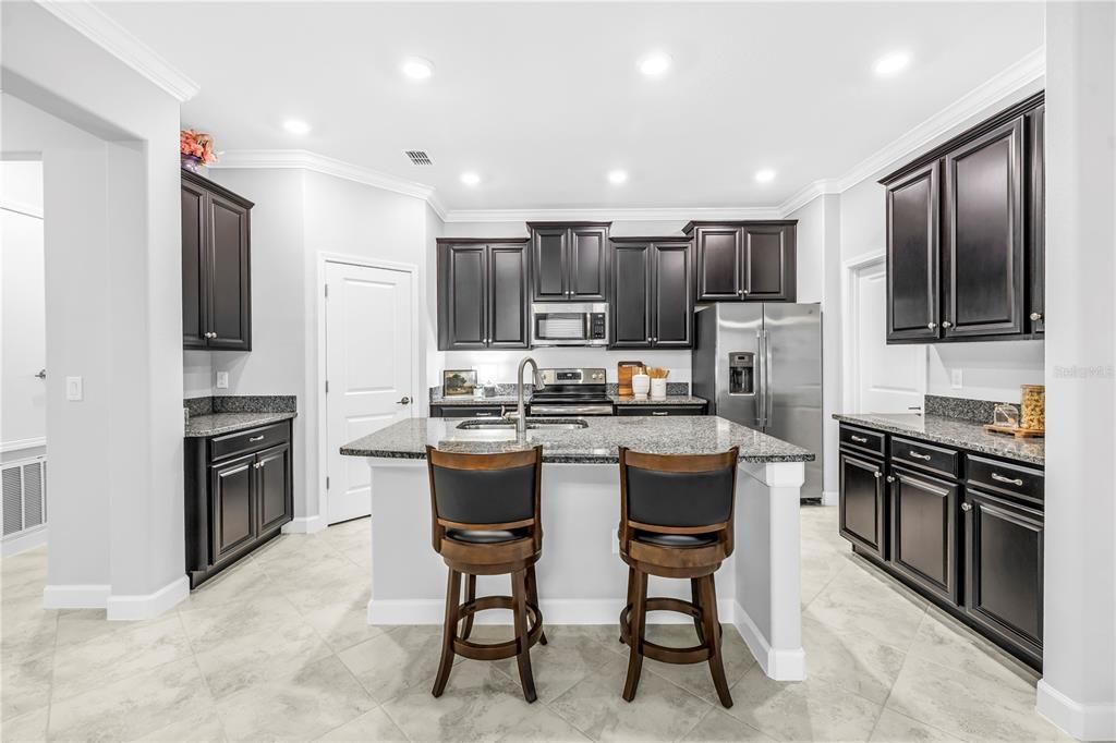 Active With Contract: $400,000 (4 beds, 3 baths, 2044 Square Feet)