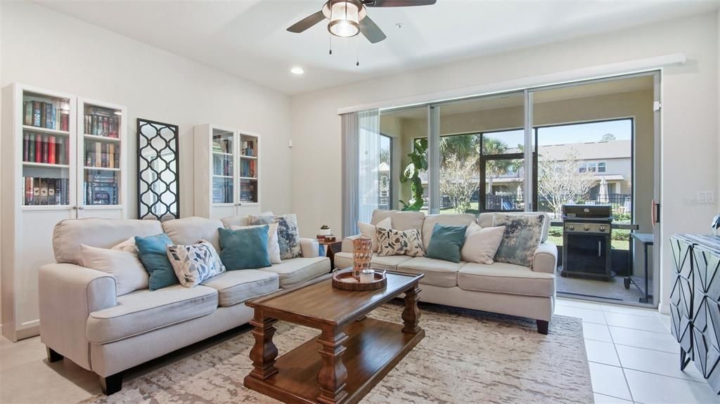 На продажу: $327,900 (3 спален, 2 ванн, 1667 Квадратных фут)