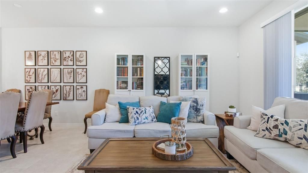 На продажу: $327,900 (3 спален, 2 ванн, 1667 Квадратных фут)