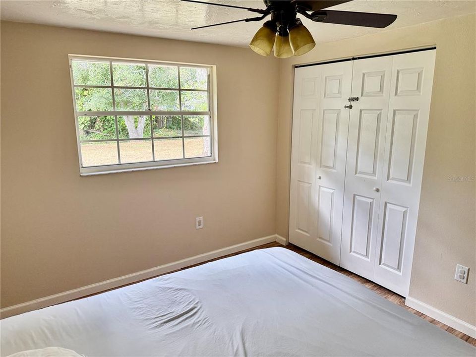 Active With Contract: $284,900 (3 beds, 1 baths, 1032 Square Feet)