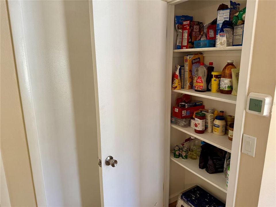 Active With Contract: $284,900 (3 beds, 1 baths, 1032 Square Feet)