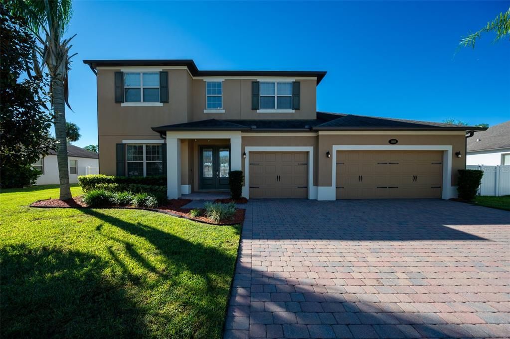 En Venta: $899,000 (4 camas, 3 baños, 4227 Pies cuadrados)