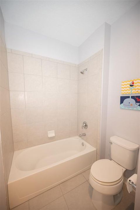 En Venta: $899,000 (4 camas, 3 baños, 4227 Pies cuadrados)