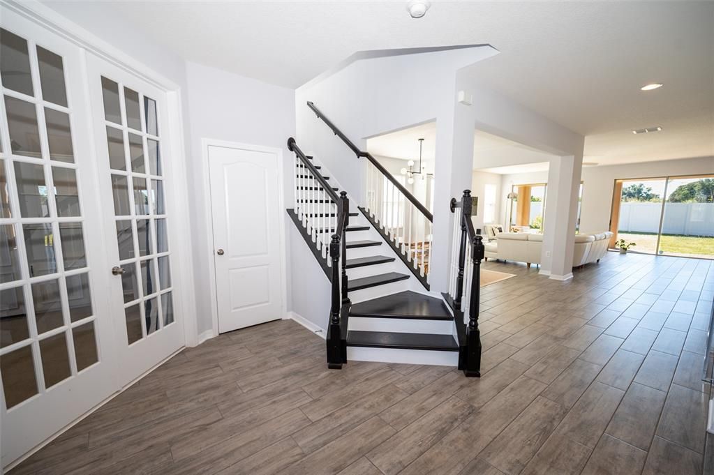 En Venta: $899,000 (4 camas, 3 baños, 4227 Pies cuadrados)