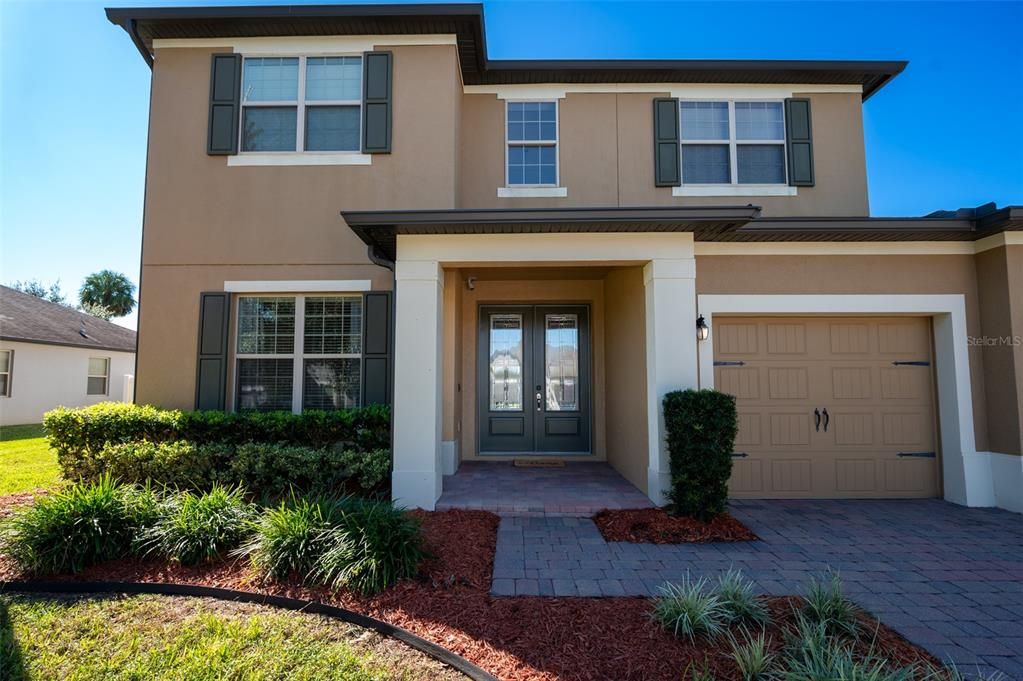 En Venta: $899,000 (4 camas, 3 baños, 4227 Pies cuadrados)