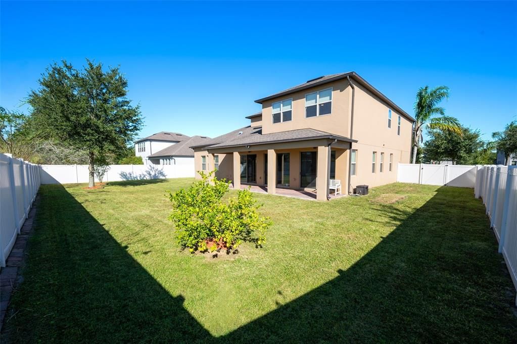 En Venta: $899,000 (4 camas, 3 baños, 4227 Pies cuadrados)