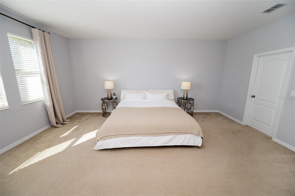 En Venta: $899,000 (4 camas, 3 baños, 4227 Pies cuadrados)