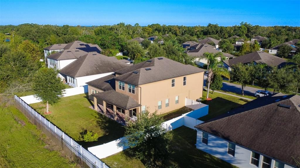 En Venta: $899,000 (4 camas, 3 baños, 4227 Pies cuadrados)