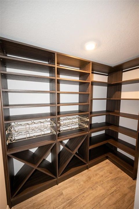 En Venta: $899,000 (4 camas, 3 baños, 4227 Pies cuadrados)