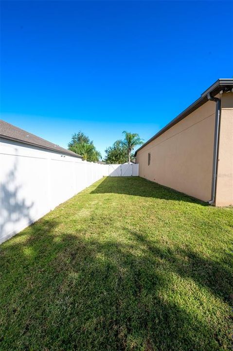 En Venta: $899,000 (4 camas, 3 baños, 4227 Pies cuadrados)