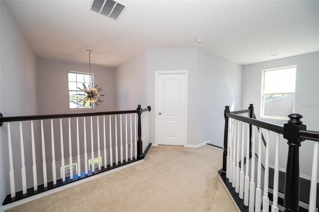 En Venta: $899,000 (4 camas, 3 baños, 4227 Pies cuadrados)