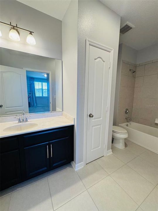 En Venta: $899,000 (4 camas, 3 baños, 4227 Pies cuadrados)