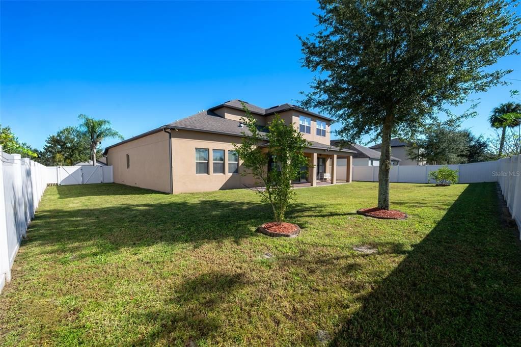 En Venta: $899,000 (4 camas, 3 baños, 4227 Pies cuadrados)