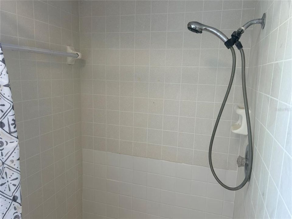 Activo con contrato: $210,000 (2 camas, 2 baños, 1088 Pies cuadrados)