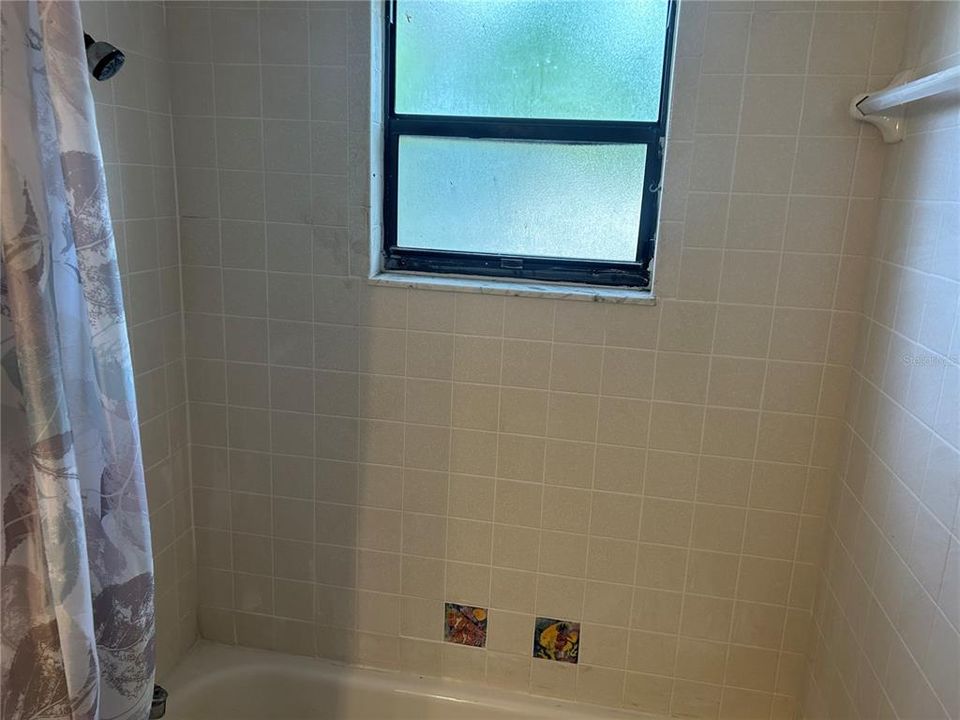 Activo con contrato: $210,000 (2 camas, 2 baños, 1088 Pies cuadrados)