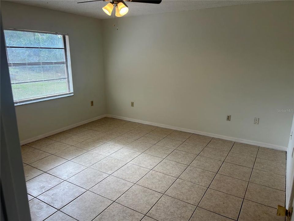 Activo con contrato: $210,000 (2 camas, 2 baños, 1088 Pies cuadrados)