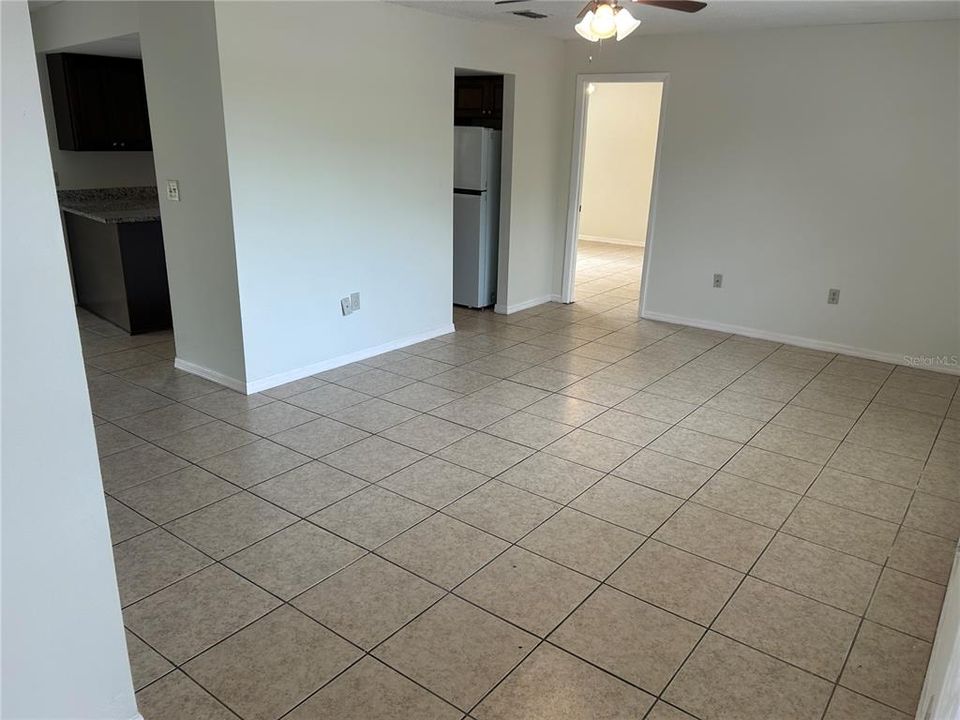 Activo con contrato: $210,000 (2 camas, 2 baños, 1088 Pies cuadrados)