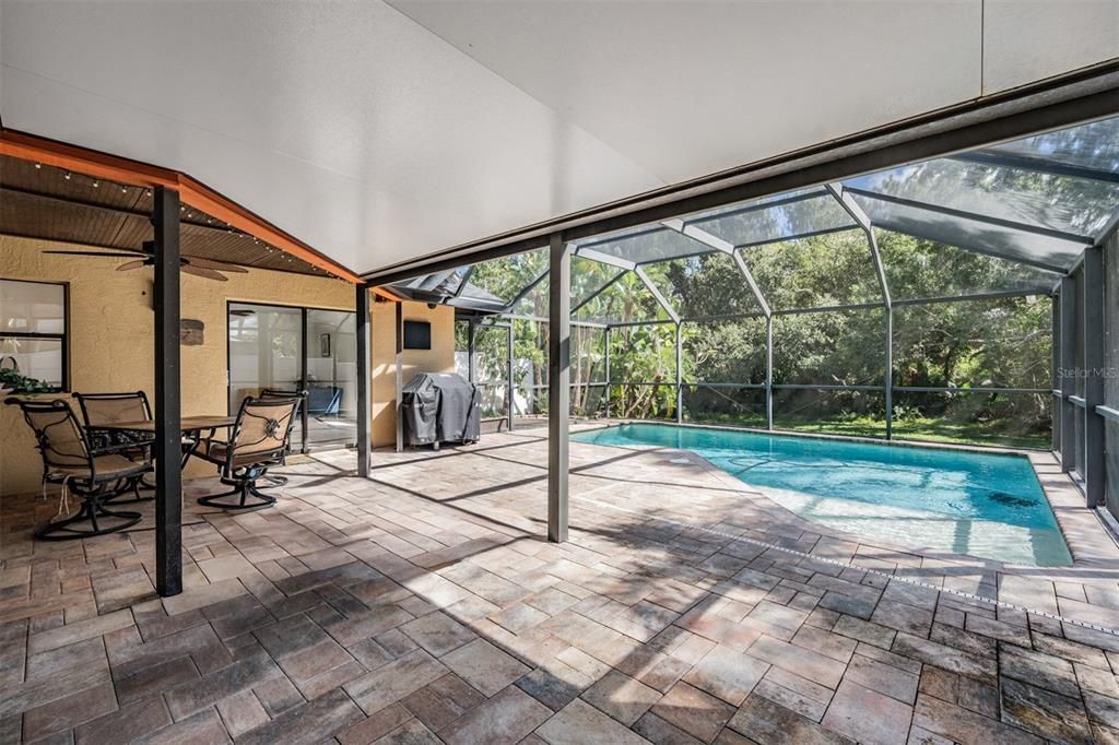 Active With Contract: $495,000 (3 beds, 2 baths, 1930 Square Feet)