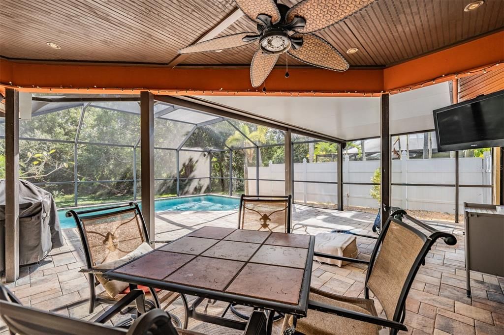 Active With Contract: $495,000 (3 beds, 2 baths, 1930 Square Feet)