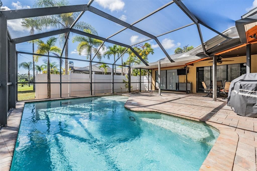 Active With Contract: $495,000 (3 beds, 2 baths, 1930 Square Feet)