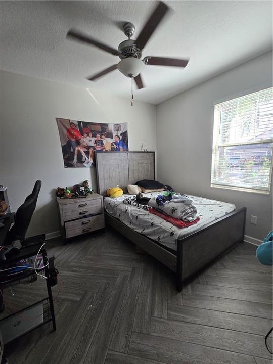 待售: $445,000 (4 贝兹, 3 浴室, 2057 平方英尺)