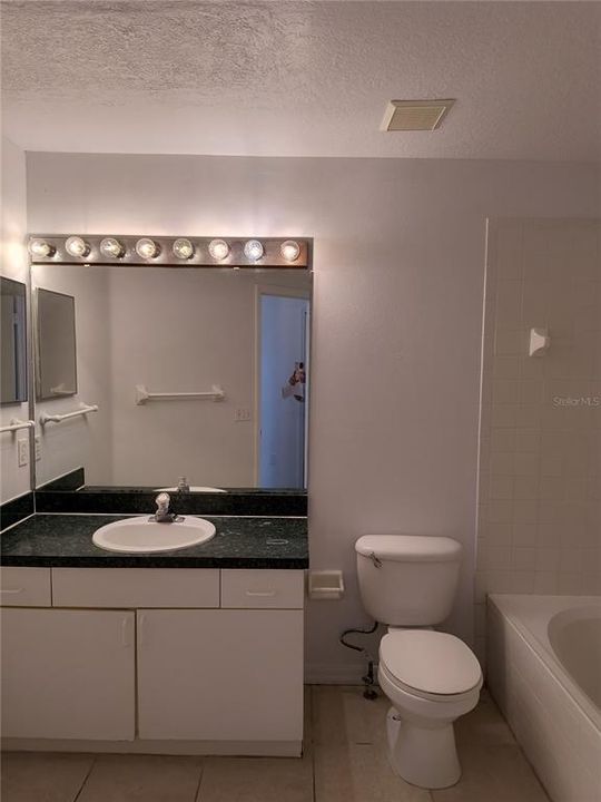 出租: $1,875 (3 贝兹, 2 浴室, 1406 平方英尺)