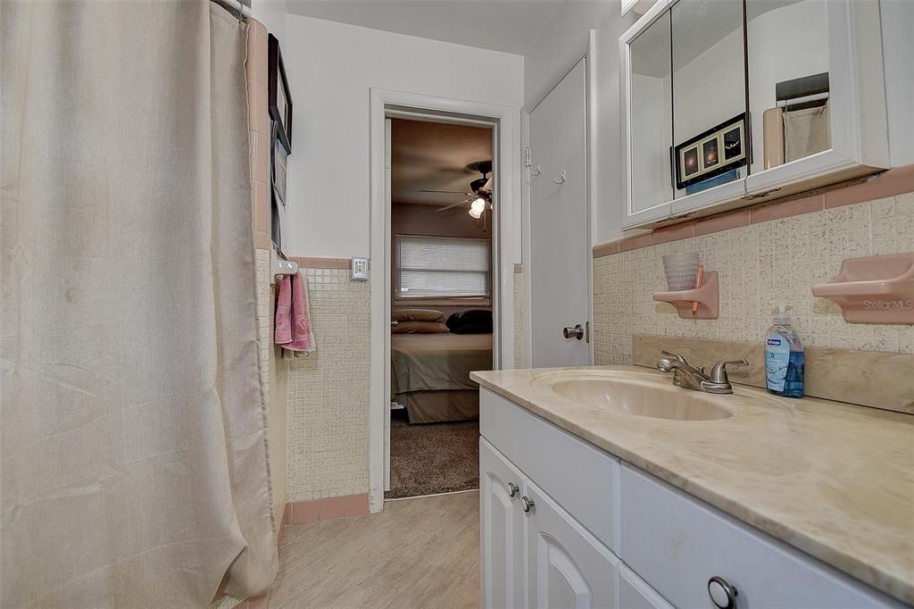 Active With Contract: $419,900 (3 beds, 2 baths, 1627 Square Feet)