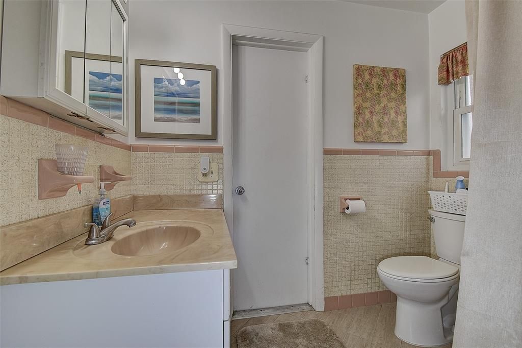 Active With Contract: $419,900 (3 beds, 2 baths, 1627 Square Feet)