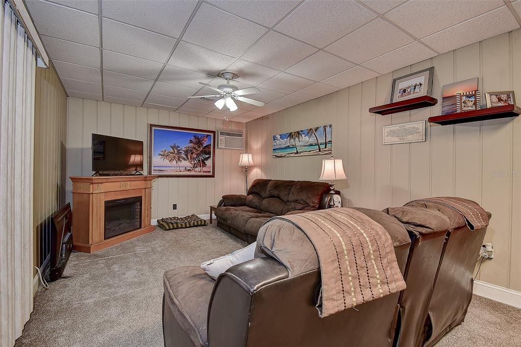 Active With Contract: $419,900 (3 beds, 2 baths, 1627 Square Feet)