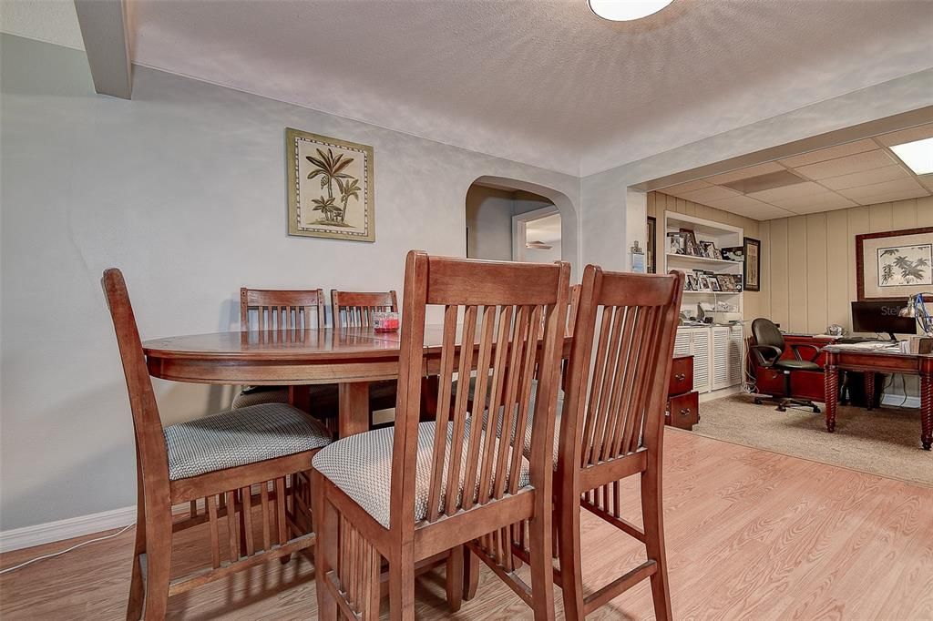 Active With Contract: $419,900 (3 beds, 2 baths, 1627 Square Feet)