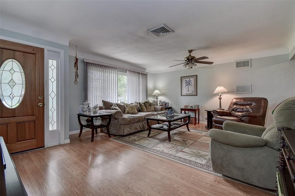 Active With Contract: $419,900 (3 beds, 2 baths, 1627 Square Feet)