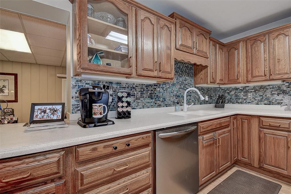 Active With Contract: $419,900 (3 beds, 2 baths, 1627 Square Feet)